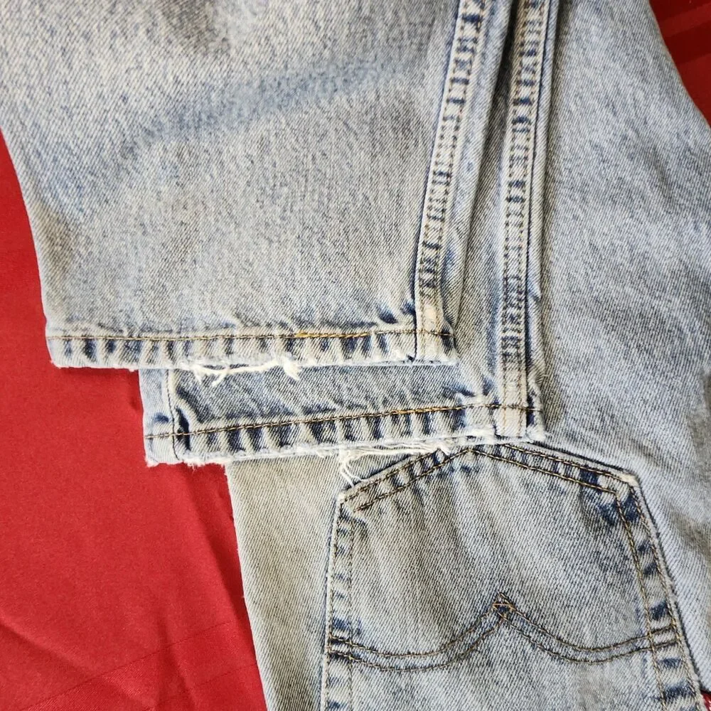 Vtg Levis 505 Regular Fit Jeans Mens 32x30 Distressed Light Wash